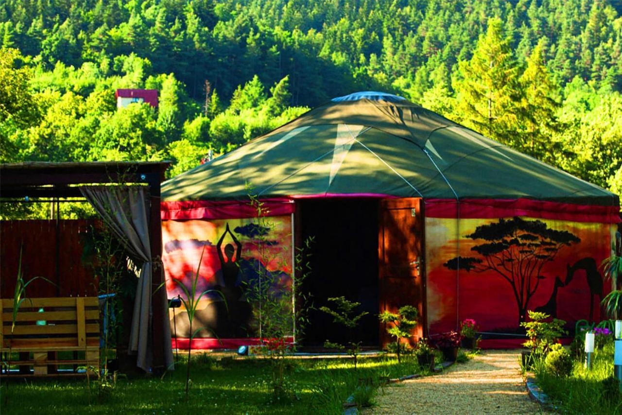 Aloha Glamp - Okragle Domki Przy Rzece - Balia I Sauna - Energylandia Zagornik Exterior photo