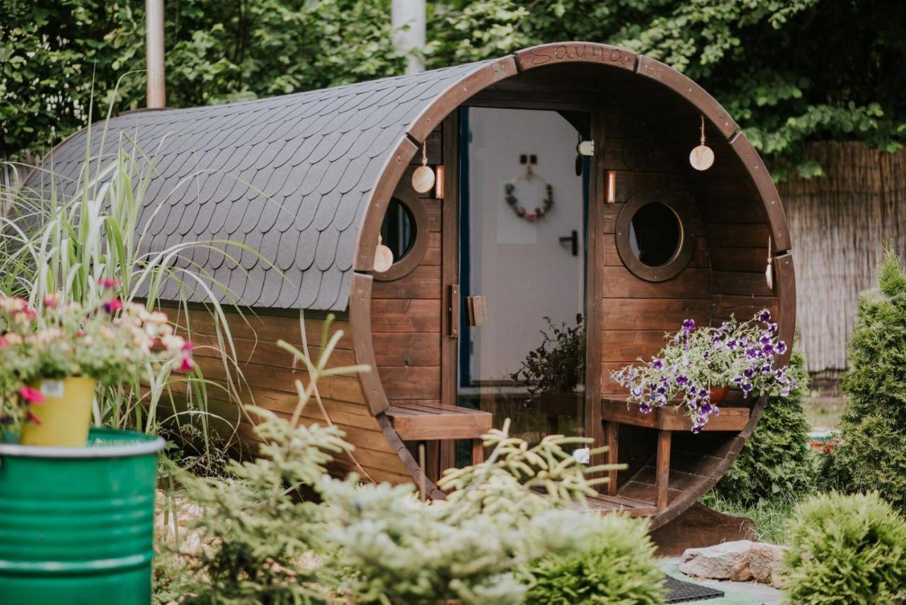 Aloha Glamp - Okragle Domki Przy Rzece - Balia I Sauna - Energylandia Zagornik Exterior photo