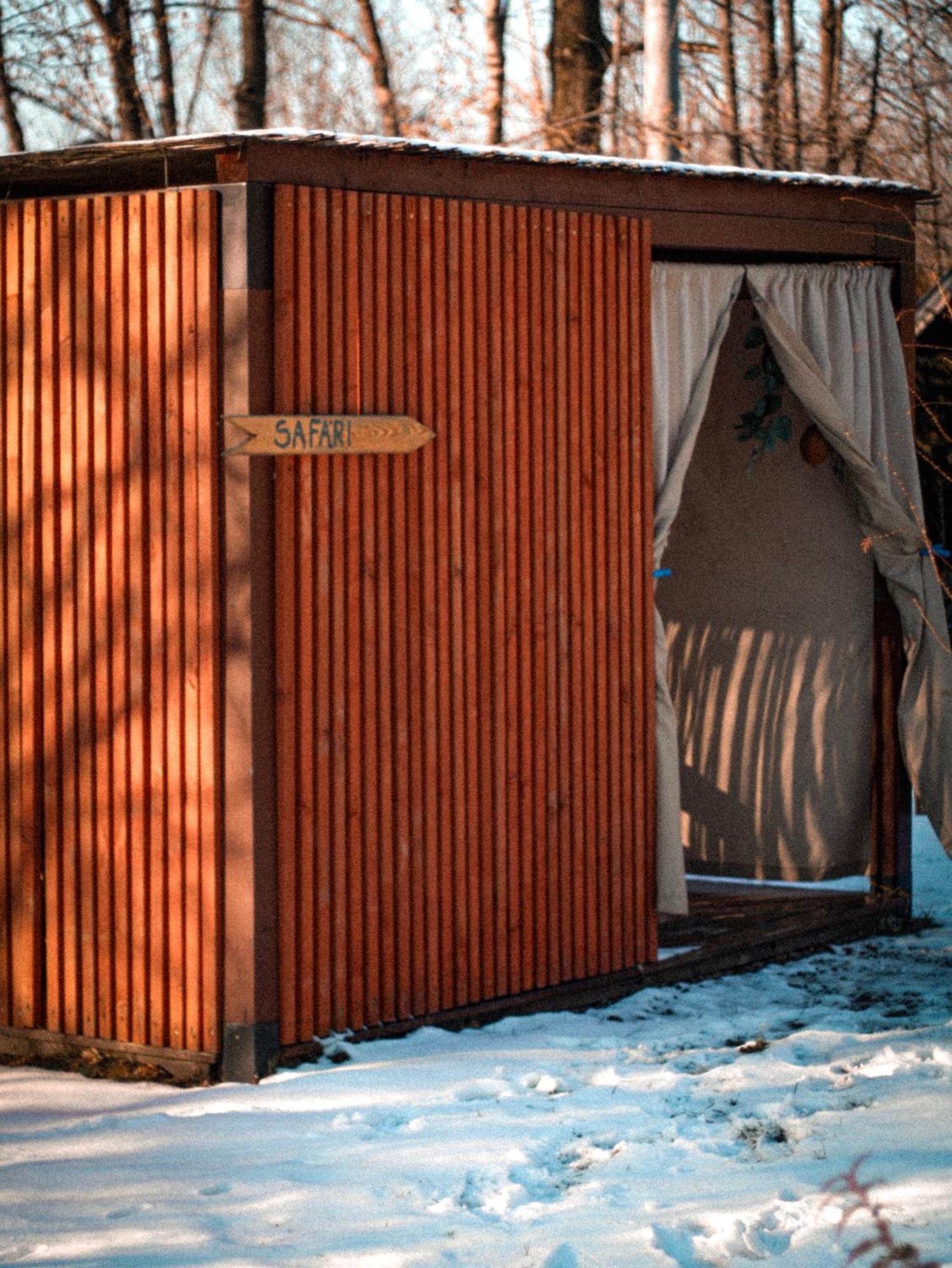 Aloha Glamp - Okragle Domki Przy Rzece - Balia I Sauna - Energylandia Zagornik Exterior photo