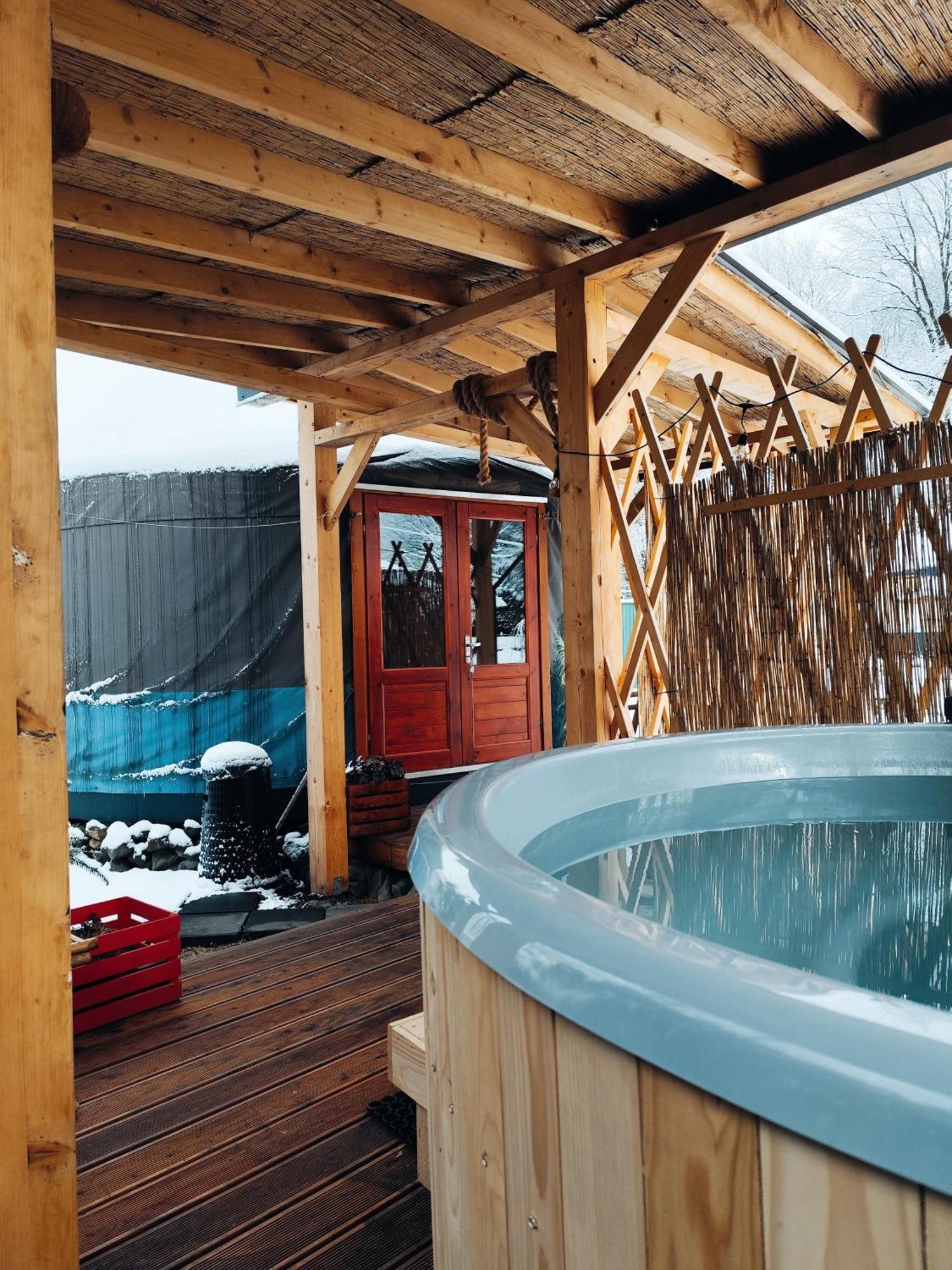 Aloha Glamp - Okragle Domki Przy Rzece - Balia I Sauna - Energylandia Zagornik Exterior photo